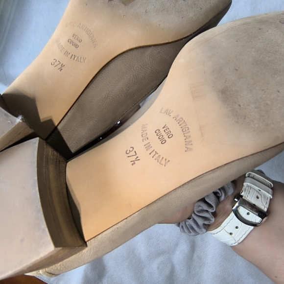 BOTICELLI Women’s Low Heel Beige Suede Loafers Made in Italy Size 7.5 - Picture 15 of 16